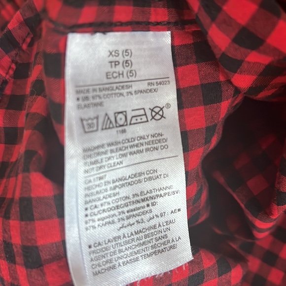 Old Navy boys Buffalo plaid shirt, size 5 - Picture 5 of 5